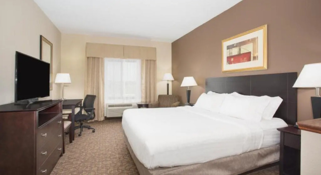 Номер Standard Holiday Inn Express Hotel & Suites Concordia by IHG