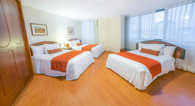 Трёхместный номер Deluxe Miraflores Colon Hotel
