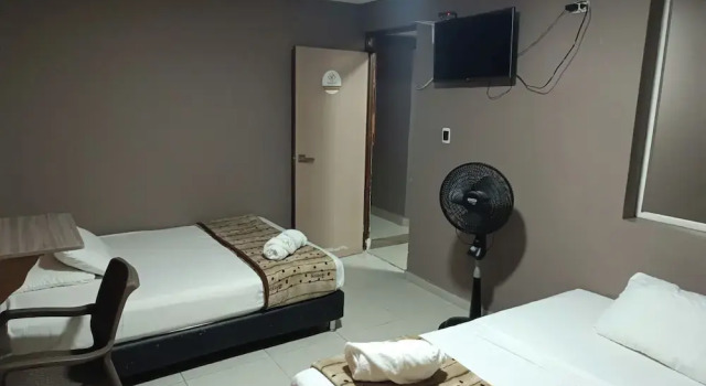 Двухместный семейный номер Standard Hotel Simon Plaza