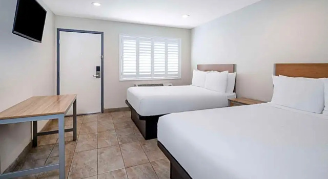 Номер Standard Super 8 by Wyndham Bakersfield CA Near Airport