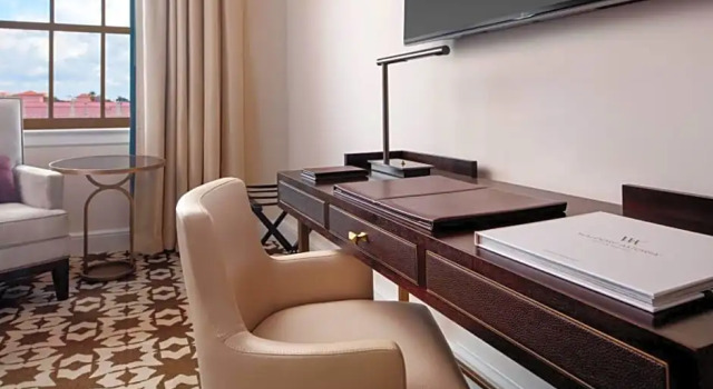 Двухместный номер Deluxe с балконом Отель Cloister at The Boca Raton