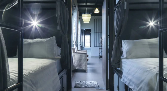Кровать в общем номере Feliz Hostel Cafe & Bar