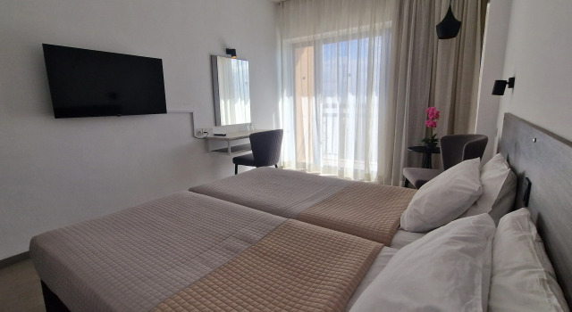 Navarria Hotel