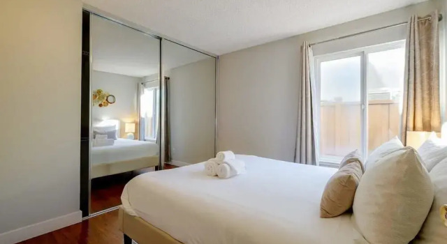 Коттедж @ Marbella Lane - 4BR Home Away From Home Ldry
