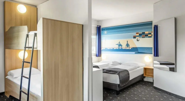 Четырёхместный семейный номер Standard B&B Hotel Hamburg-Altona