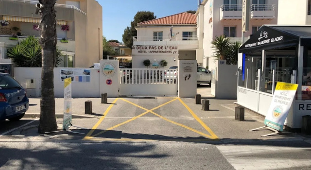 Hotel La Ciotat - A deux pas de leau, Забронировать Отель Отели в центре Ла-Сьота, в центре