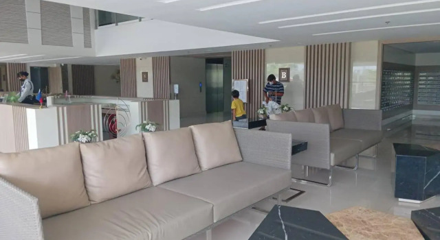 Paranaque SM-Sucat Field Res. Bldg 5, 2/F, 2BR with Balcony, Забронировать Отель Паранак 