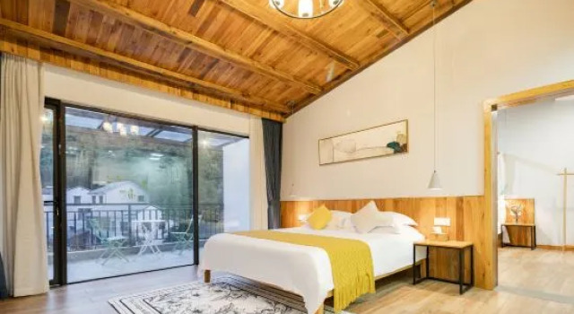 Люкс Yunxia Anji Yunshang Grassland Wild Luxury Family Holiday Villa (Xianlongxia Drifting Scenic Area)
