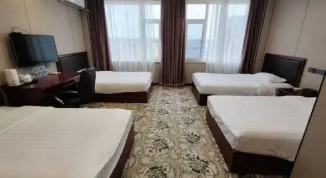 Четырёхместный номер Standard Liyuan Inn