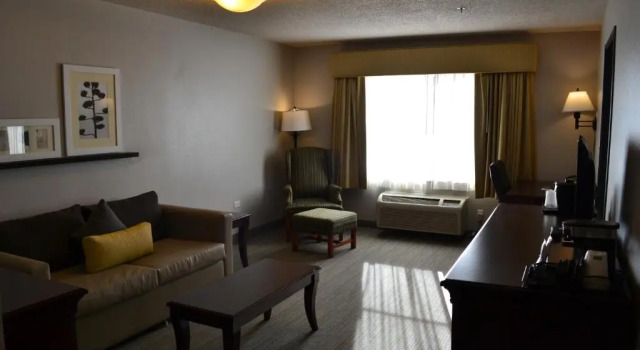 Двухместный люкс c 1 комнатой Country Inn & Suites by Radisson, Gurnee, IL