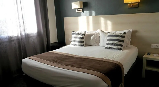 Номер Comfort с видом на горы Le Regina Hôtel et restaurant Canet-plage