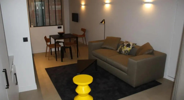 Апартаменты Цокольный этаж Paris Central Gem 9 Min Walk to Notre-Dame and Louvre