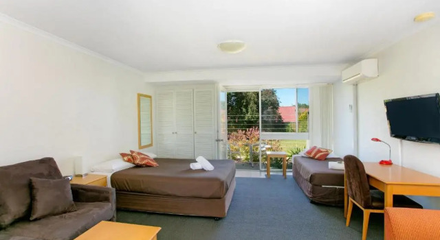 Номер Executive Bathurst Studio Apartments