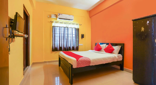OYO 70286 Svr Grand, Rezerwuj Hotel Gachibowli 