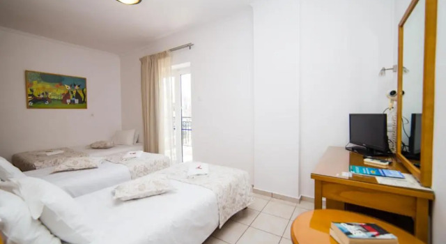 Трёхместный номер Standard Astali Hotel