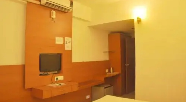 Hotel Shanthi Inn, Забронировать Отель Отели Айодхияпатинам с парковкой, Парковка