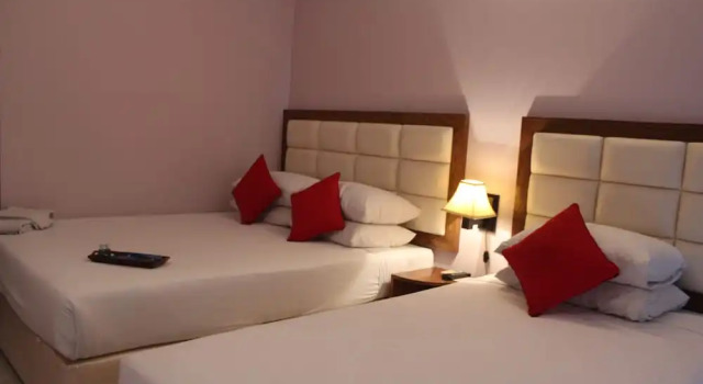 Трёхместный номер Standard с балконом Hotel Sea Crown