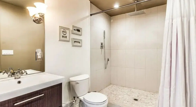 Коттедж Spacious Luxury Home 5 min to Detroit Golf Club 4 car Free Parking