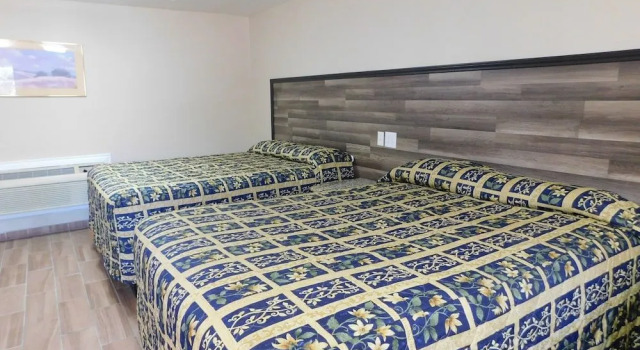Hillcrest Motel, Rezerwuj Motel Eagle Pass Teksas
