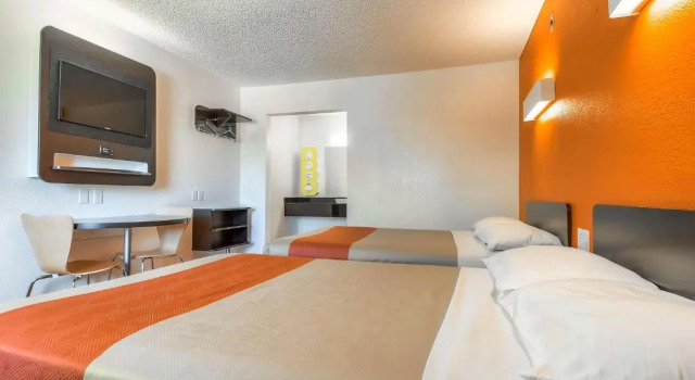 Четырёхместный номер Deluxe Motel 6-San Diego, CA - North