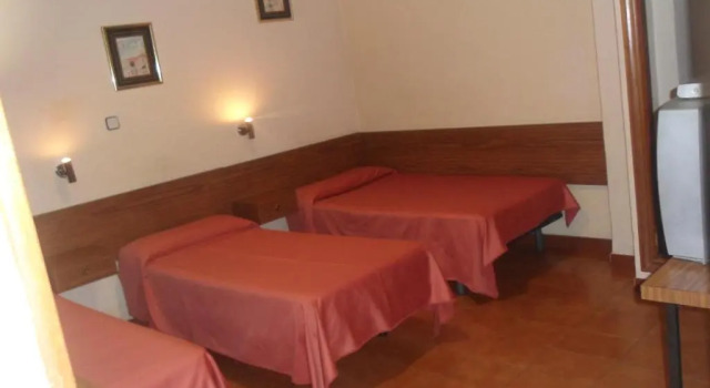 Трёхместный номер Standard Hostal Suárez