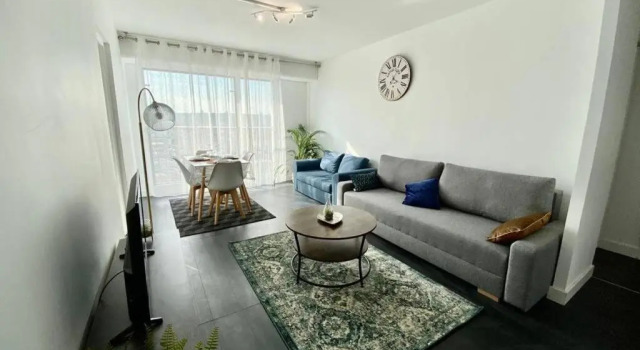 Grand F2 de 47m² au 15ème étage dans une résidence très calme, Book Hotel Rouen 