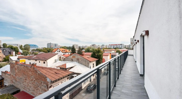 Sunflower- Designer 2R apartment near Piata Unirii with circular terrace, Prenota Appartamento Bucarest Muntenia