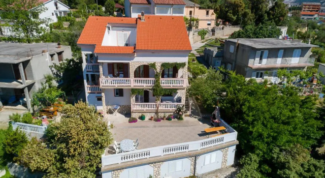 Apartments Albina, Prenota Appartamento Hotel a Isole Quarnerine con parcheggio, Parcheggio