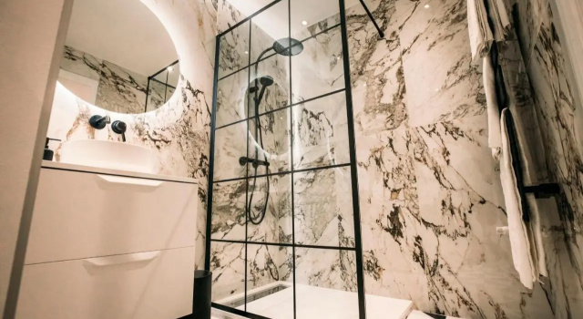 Le MAJESTIC **** : Luxury T2 plein centre / v-rent