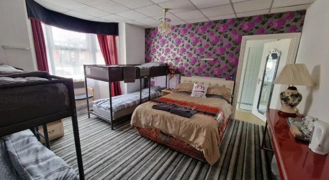 Standard- familie værelse Bukhari Hotel