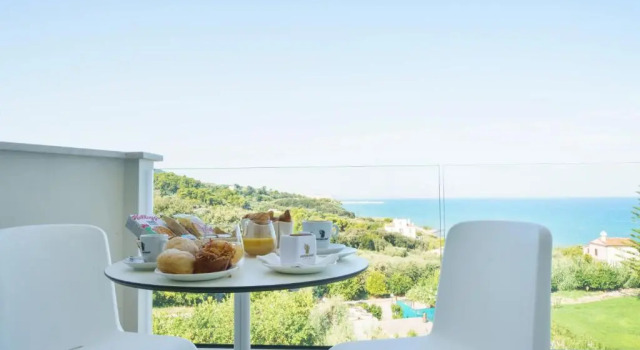Трёхместный номер Standard с видом на море GH Rodi Resort