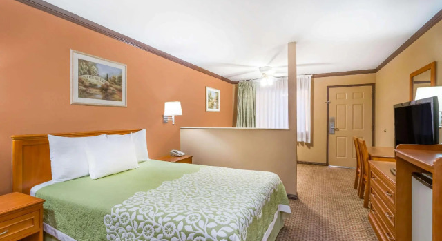 Двухместный номер Standard Days Inn by Wyndham Bishop