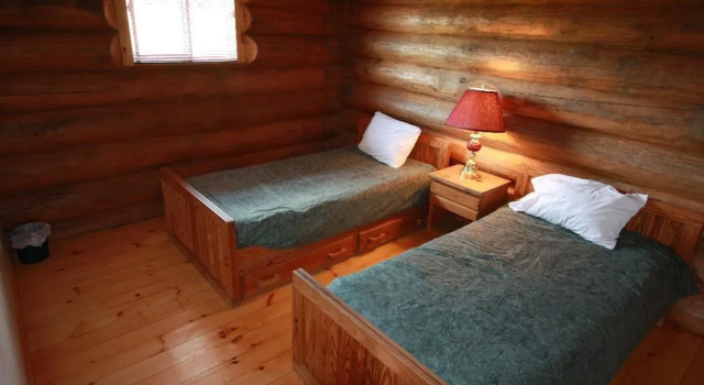 Wilderness Tours Rafting Resort, Buchen Sie Resort Fort-Coulonge Pontiac