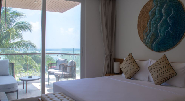 Stone Beach Club, Dhiffushi