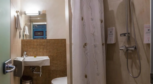 Двухместный номер Standard с балконом CRU Hotel