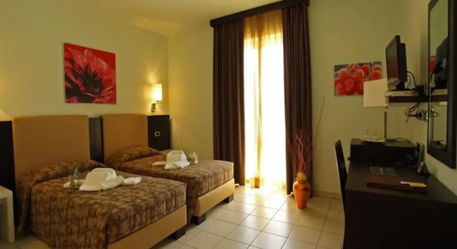 Трёхместный номер Standard Euro Hotel