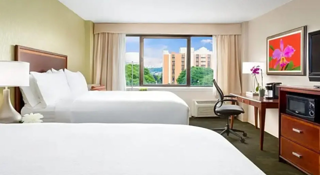 Четырёхместный номер Executive Holiday Inn Secaucus Meadowlands