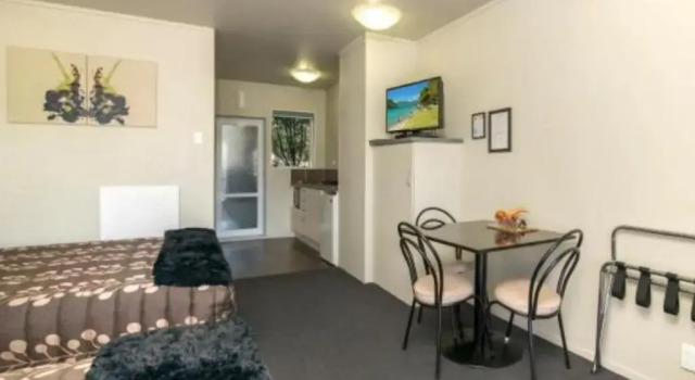 Aldan Lodge, Забронировать Мотель Отели Пиктон с парковкой, Парковка