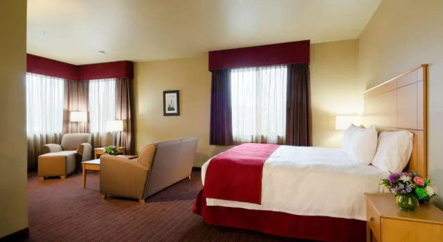 Люкс Best Western Golden Prairie Inn and Suites