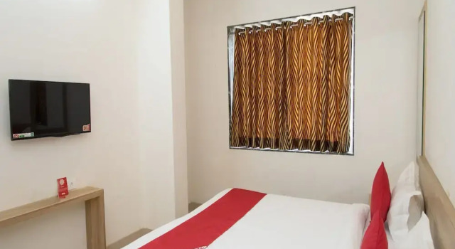 OYO 14110 Home Modern Stay Airport Road, Забронировать Отель Отели штата Раджастхана с парковкой, Парковка