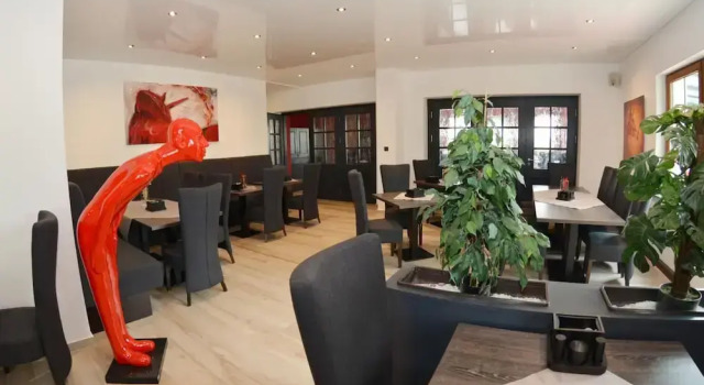 Hotel-Restaurant Rotes Einhorn Düren *** Superior, Забронировать Отель Хаймбах Eifel National Park