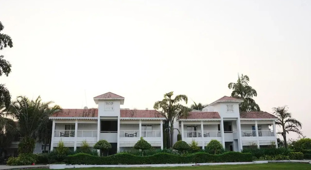 Lords Hrim Akshara Resort, Забронировать Курортный отель Отели штата Махараштры 3 звезды, 3*