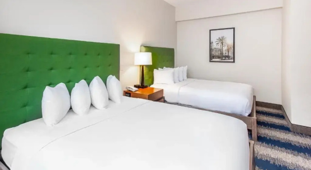 Полулюкс The Mercantile Hotel
