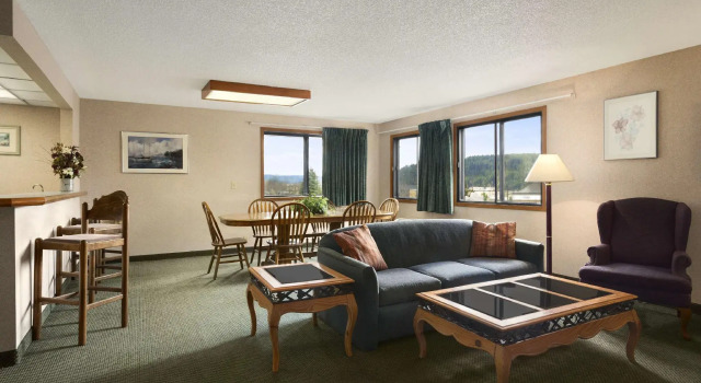 Люкс Deluxe Days Inn by Wyndham Coeur dAlene