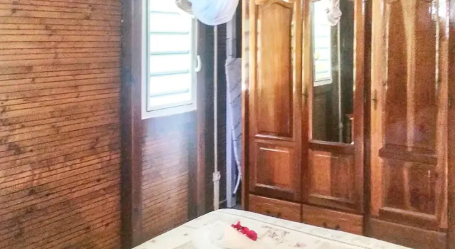 House With one Bedroom in Saint-françois, With Enclosed Garden and Wif, Rezerwuj Dom wakacyjny Hotele w Grande-Terre z parkingiem, Parking