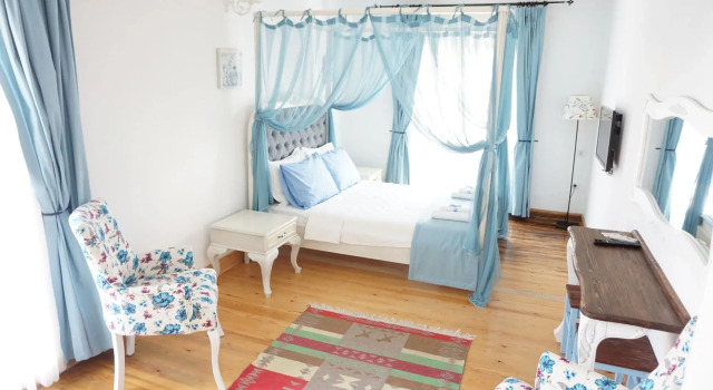 Tarcin Alacati Otel