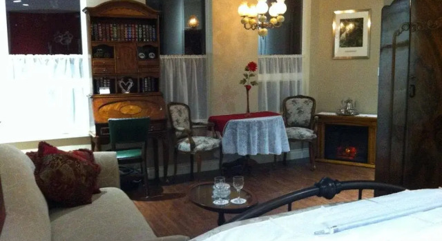 Wedgewood Guest House, Book Pension Hoteller i Britisk Columbia med morgenmad, Morgenmad