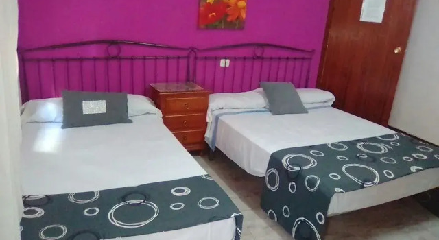 Hostal Salud, Забронировать Отель Отели Badajoz Province с парковкой, Парковка