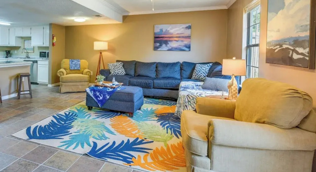 Breezy Fort Walton Townhome ~ 5 Mi to Beach!, Rezervați Apartament Fort Walton Beach 