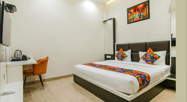 Номер Deluxe FabHotel Punjab Pride